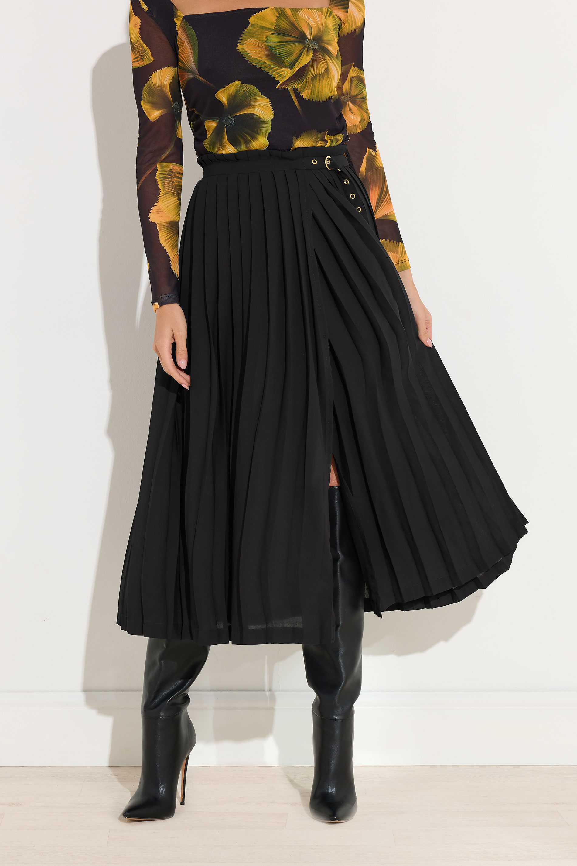 STAR Black Pleated Belt Buckle Maxi Skirt | StarByJM 3