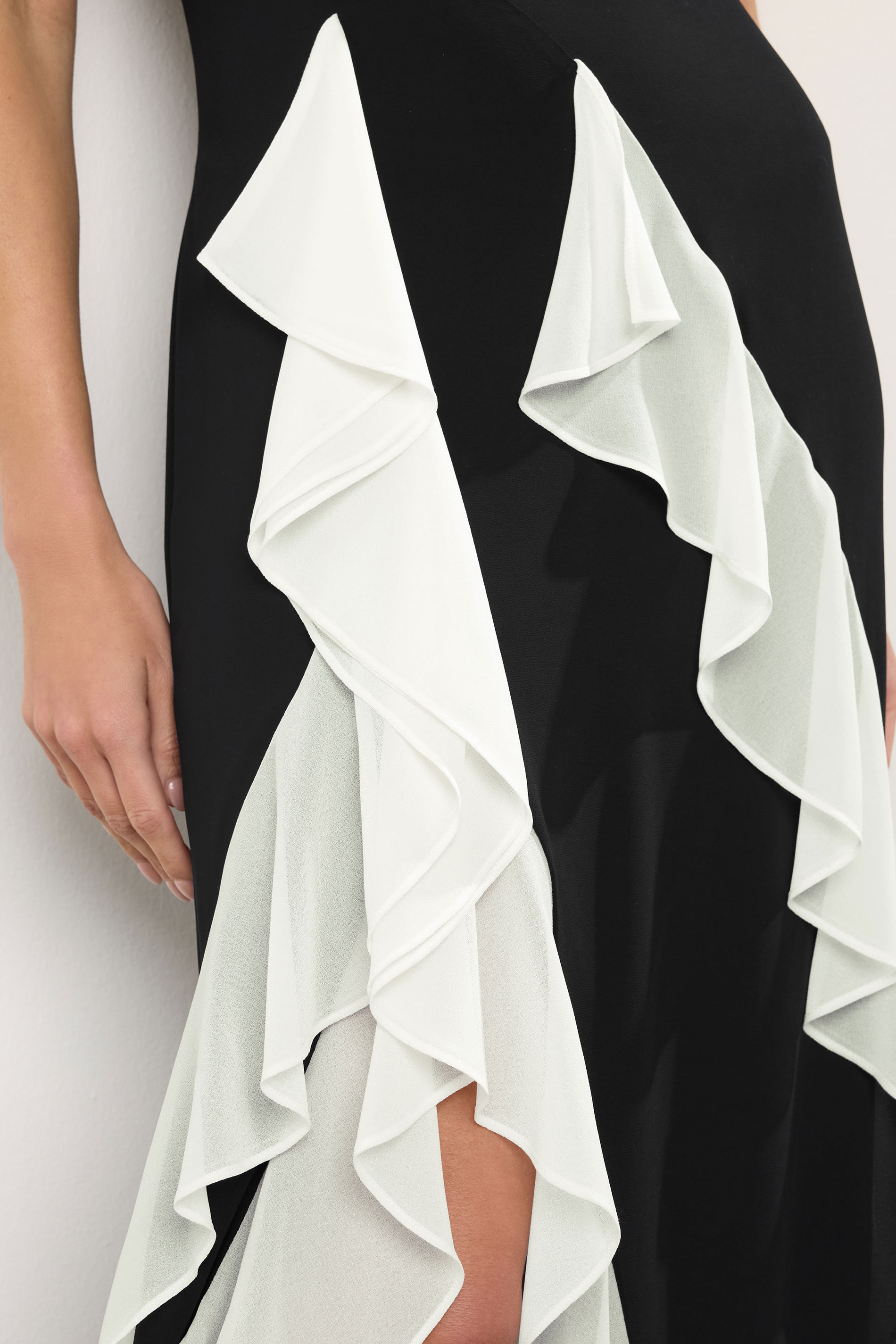 STAR Black Bandeau Contrast Ruffle Maxi Dress | StarByJM 5