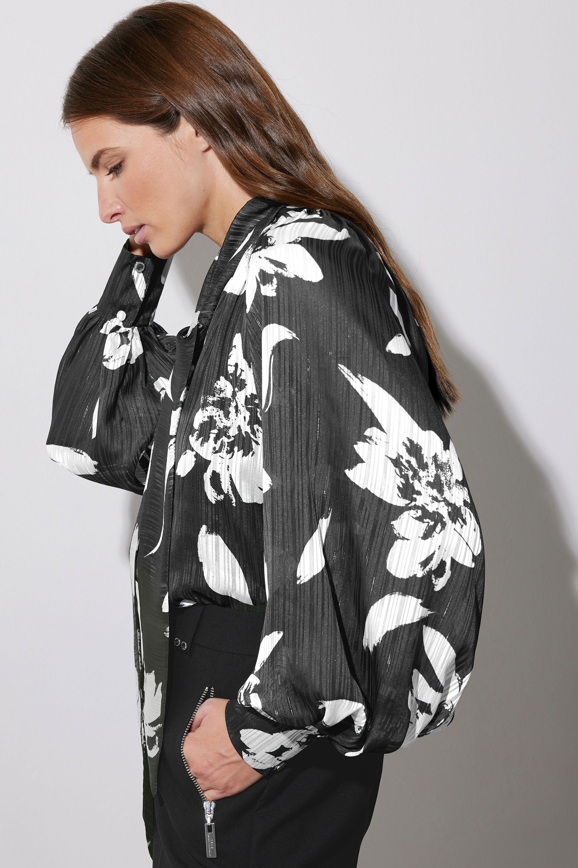 STAR Grey & White Floral Print Blouse | StarByJM 5