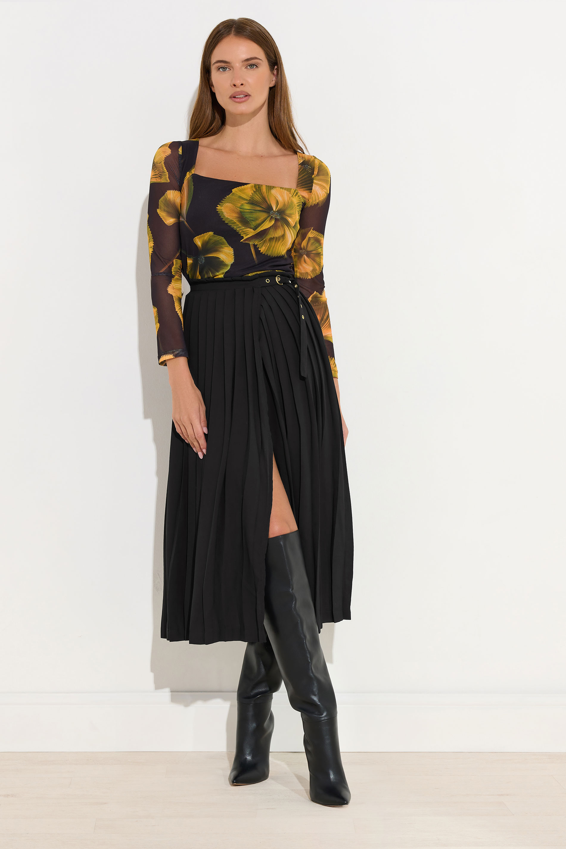 STAR Black Pleated Belt Buckle Maxi Skirt | StarByJM 2