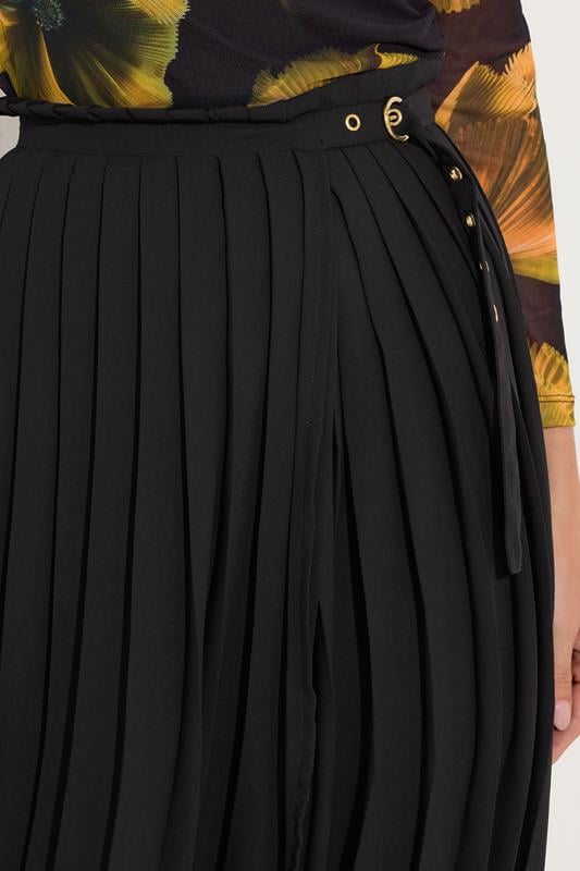 STAR Black Pleated Belt Buckle Maxi Skirt | StarByJM 6